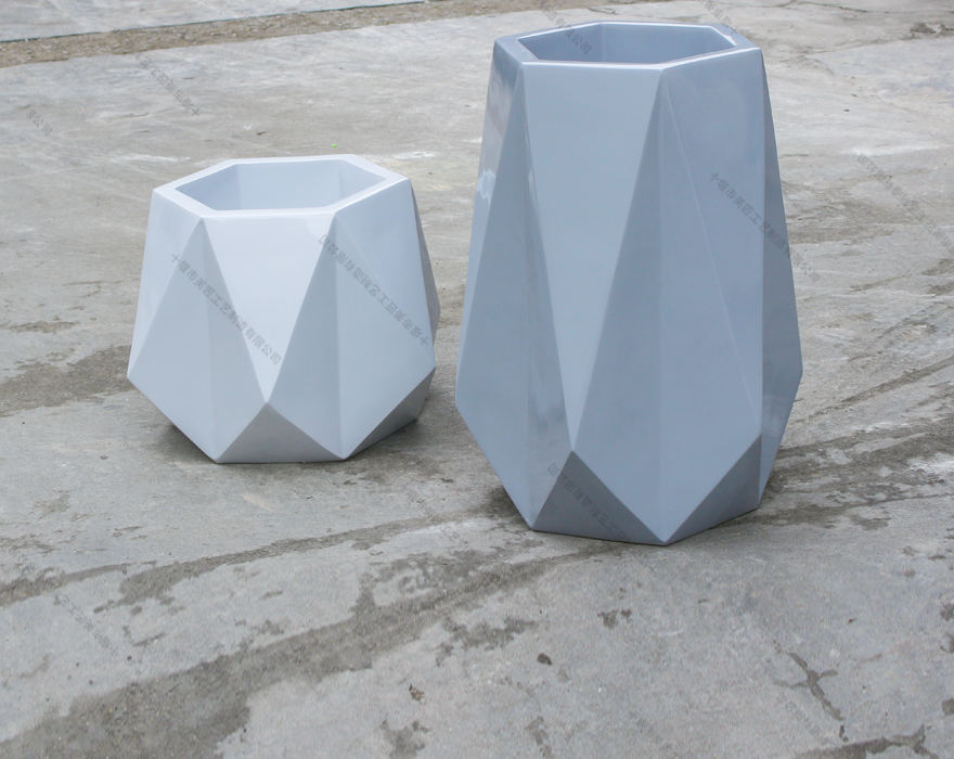 灰色菱形切面花盆