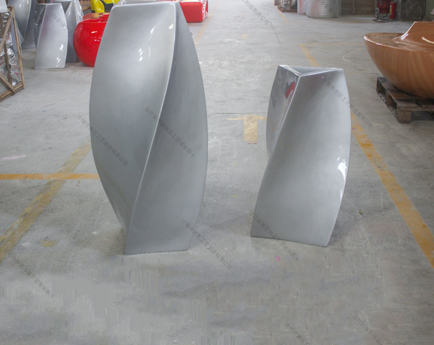 灰色扭曲組合花盆